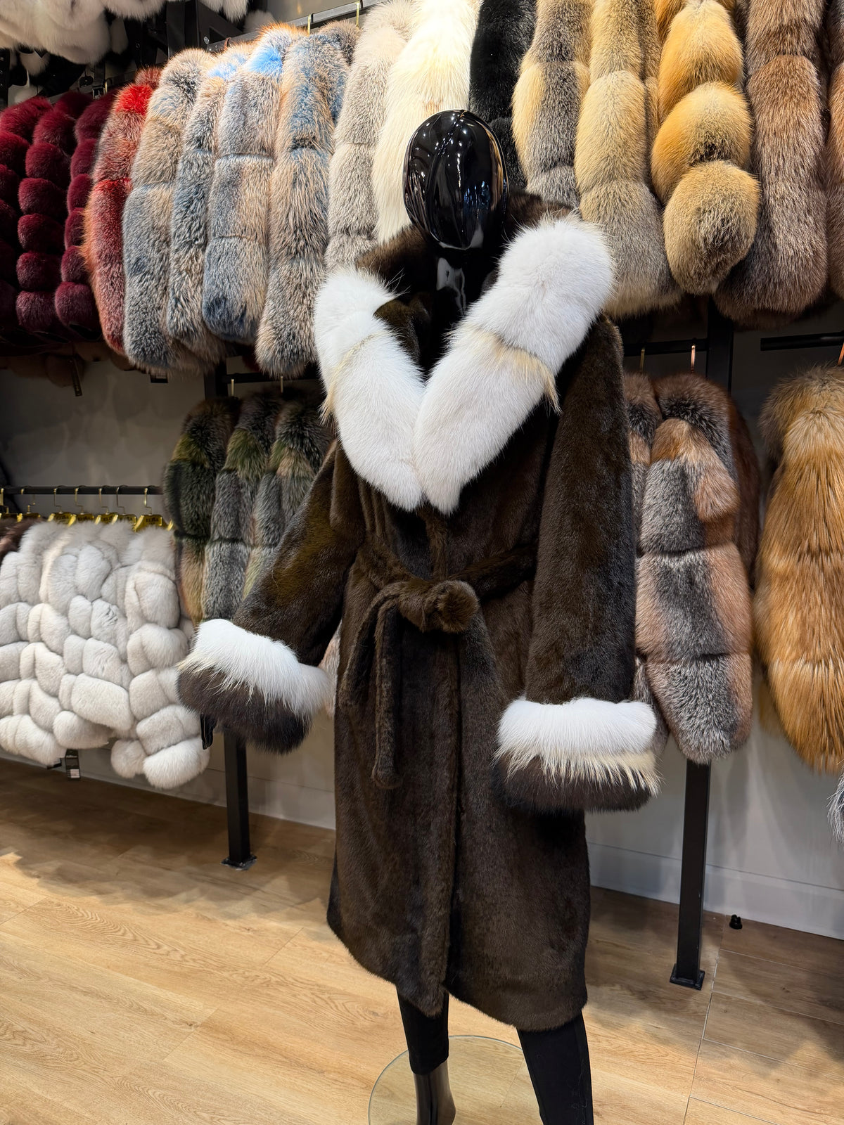 Luxury Hooded Fox Fur & Soft Alcantara Coat – Elegant Women’s Winter Coat