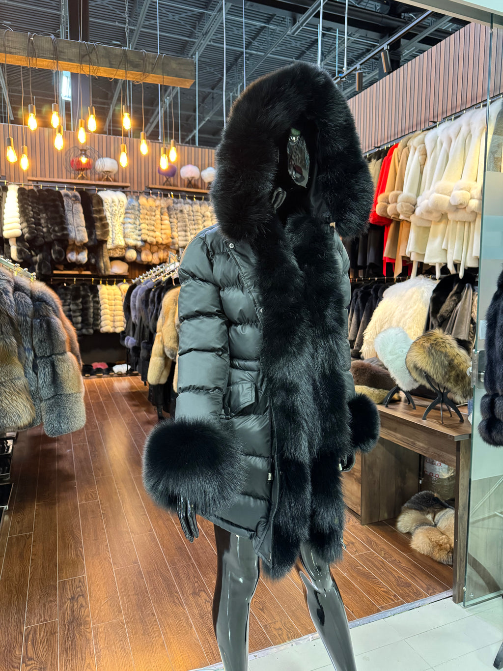 Luxury Puffer Jacket with Real Fox Fur and Premium Insulation