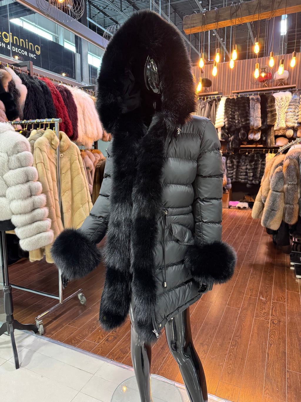 Luxury Puffer Jacket with Real Fox Fur and Premium Insulation