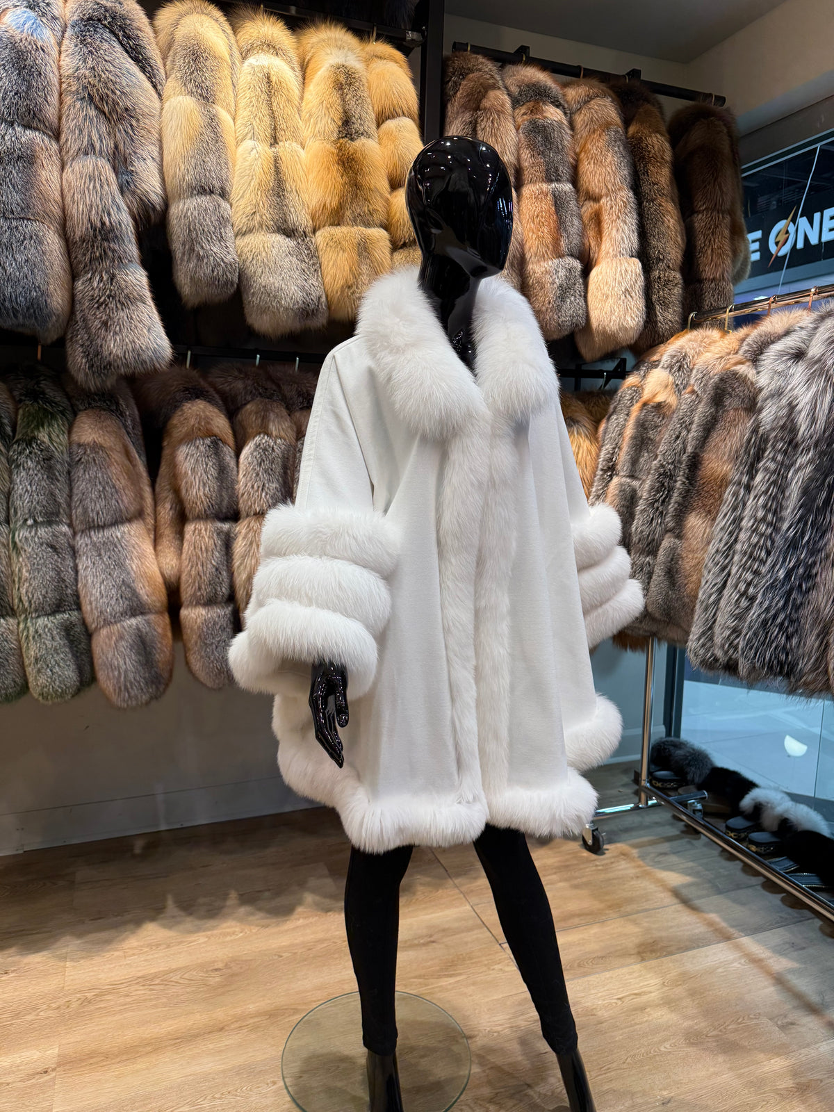 White Fox Fur & Cashmere Poncho – Luxury Real Fur Cape, Elegant Winter Wrap