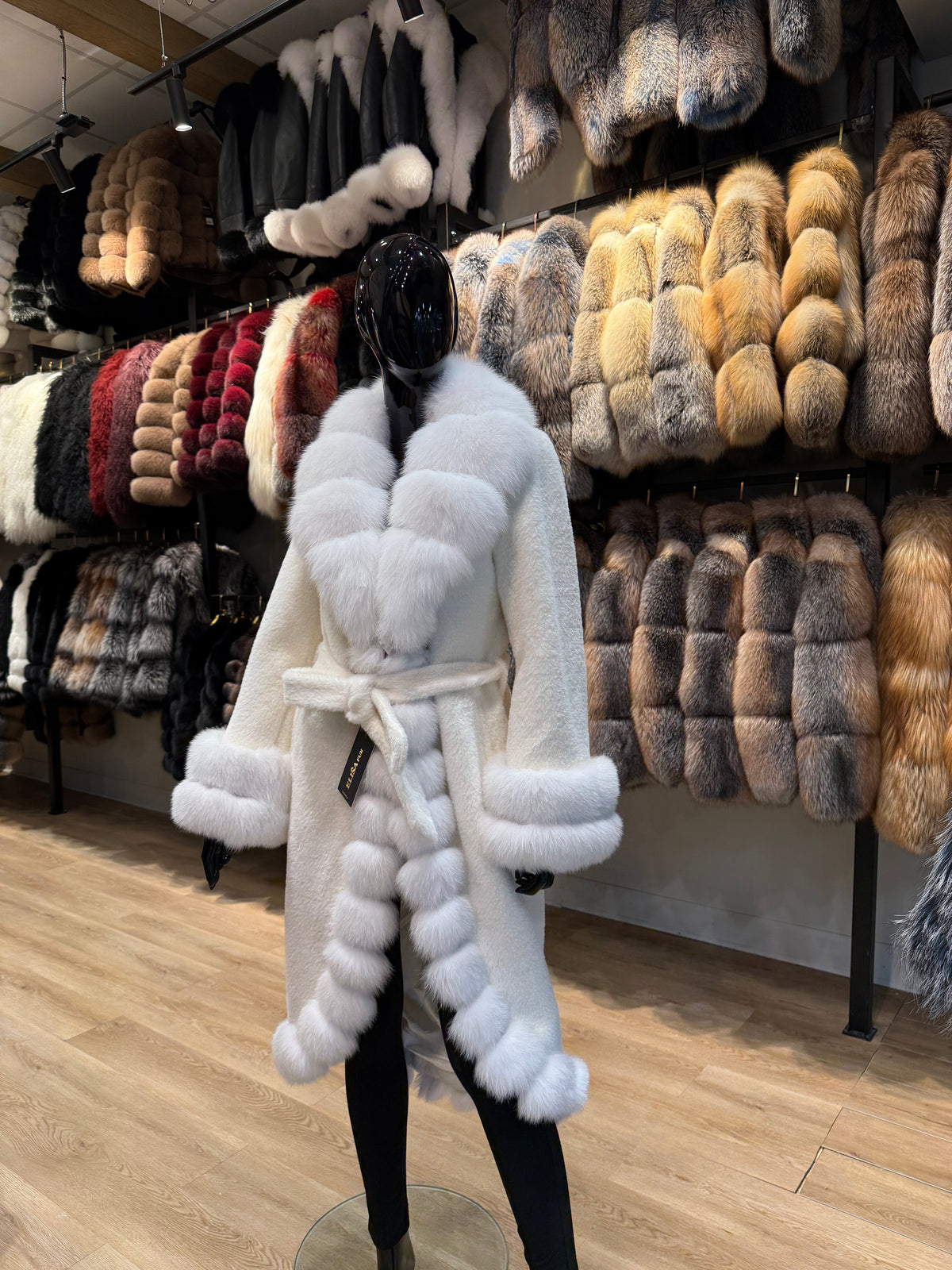 Luxury White Fox Fur & Alcantara Long Coat – Elegant Premium Design