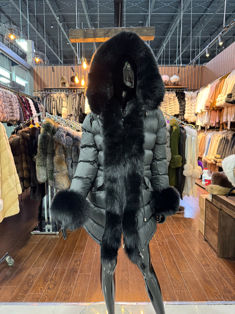 Luxury Puffer Jacket with Real Fox Fur and Premium Insulation