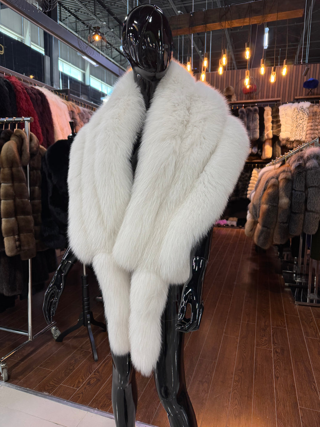 Luxury White Fox Fur Shawl – 100% Real, Elegant