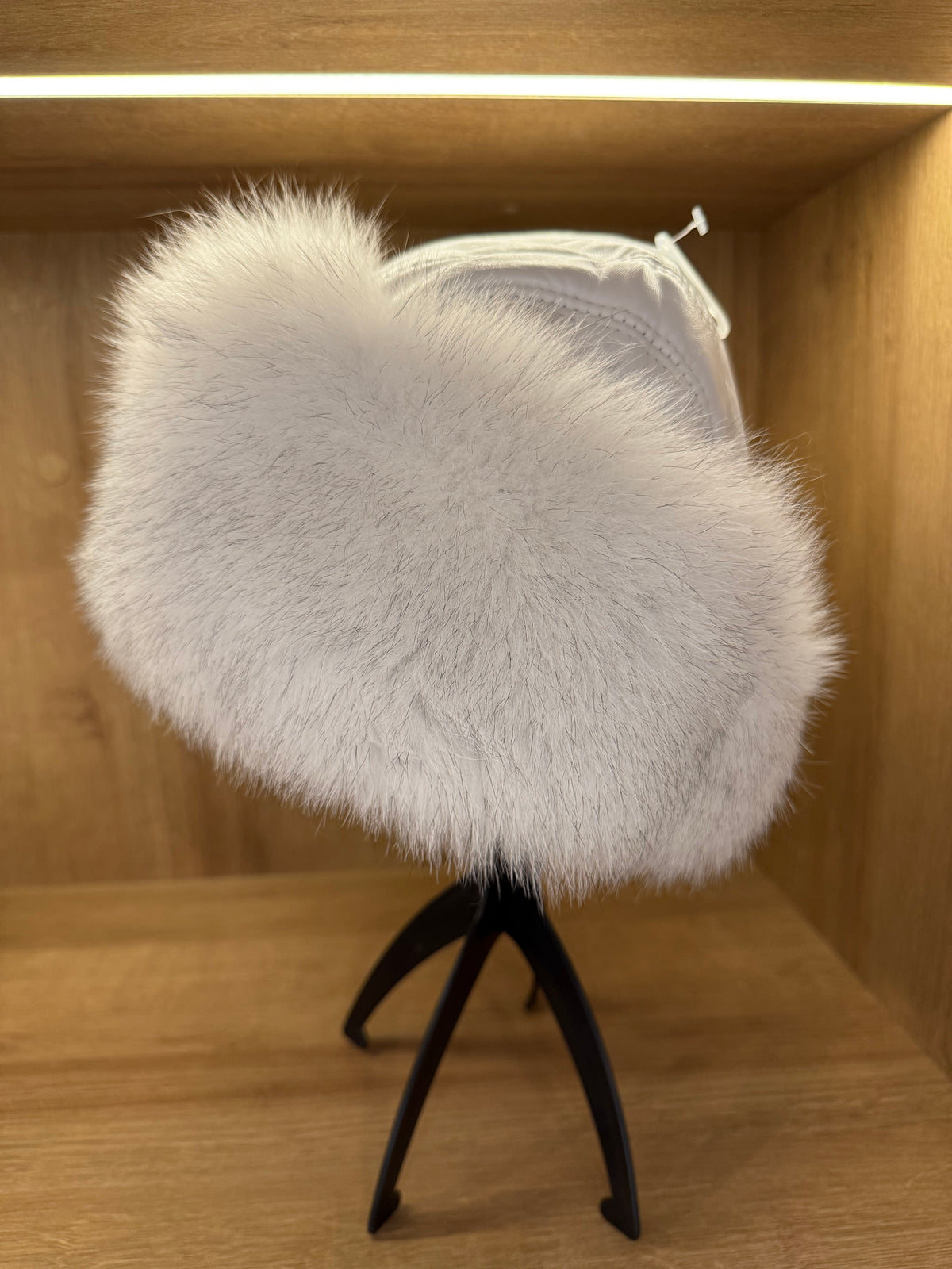 Natural Off-White Fox Fur & Genuine Leather Luxury Hat