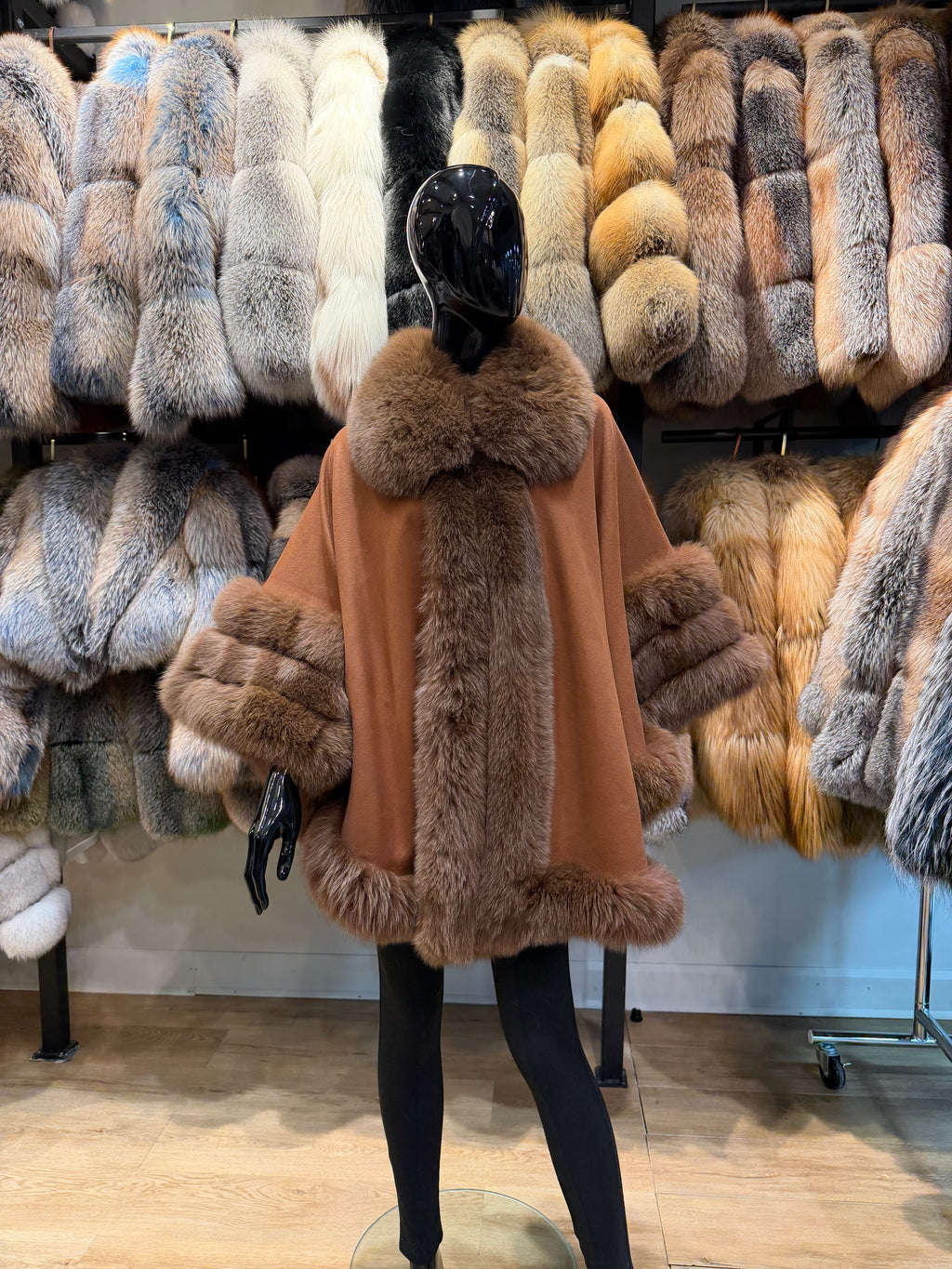 Luxury Brown Fox Fur & 100% Cashmere Poncho – Elegant Soft Cashmere Design
