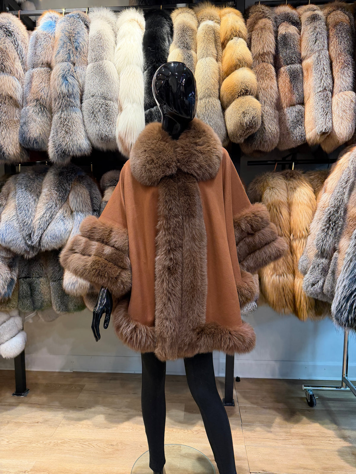 Luxury Brown Fox Fur & 100% Cashmere Poncho – Elegant Soft Cashmere Design