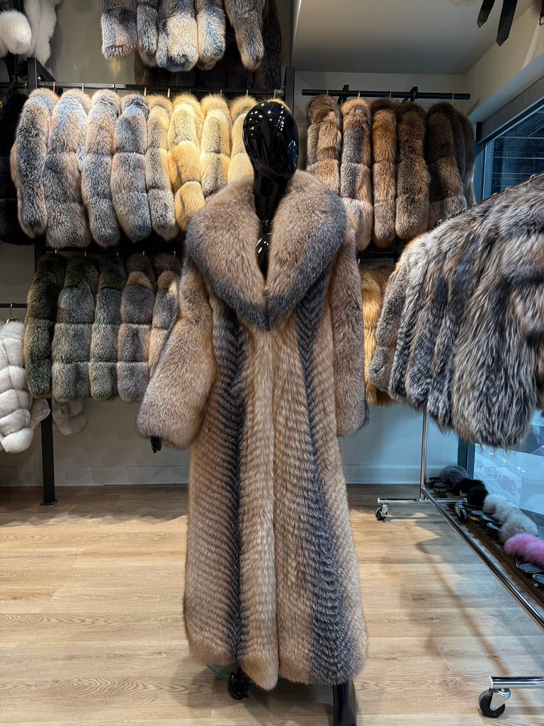 Luxury Long Natural Fox Fur Coat – Exclusive Designer Collection