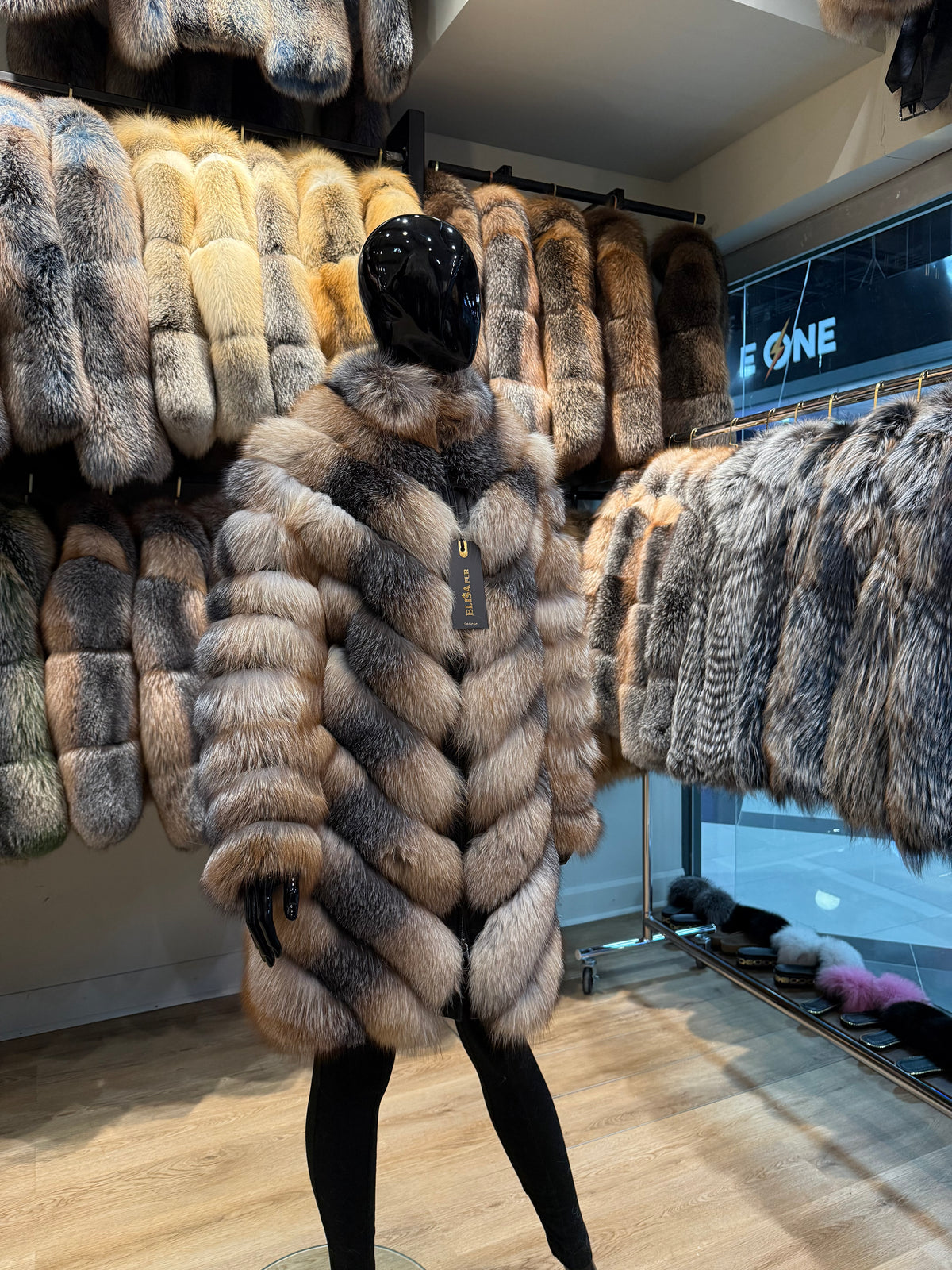 Ultra Luxury Genuine Fox Fur Coat – Handcrafted Voluminous Design