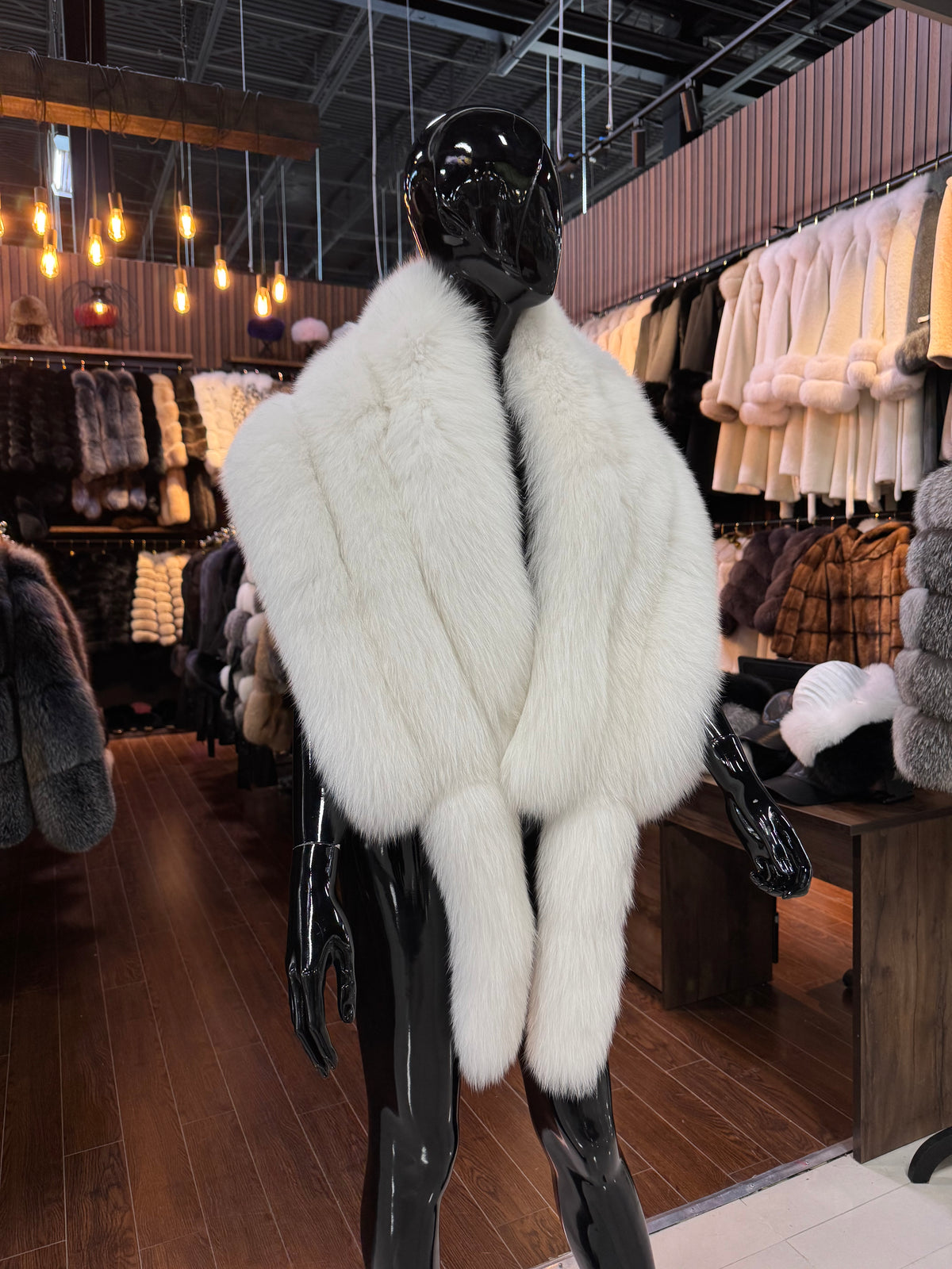 Luxury White Fox Fur Shawl – 100% Real, Elegant