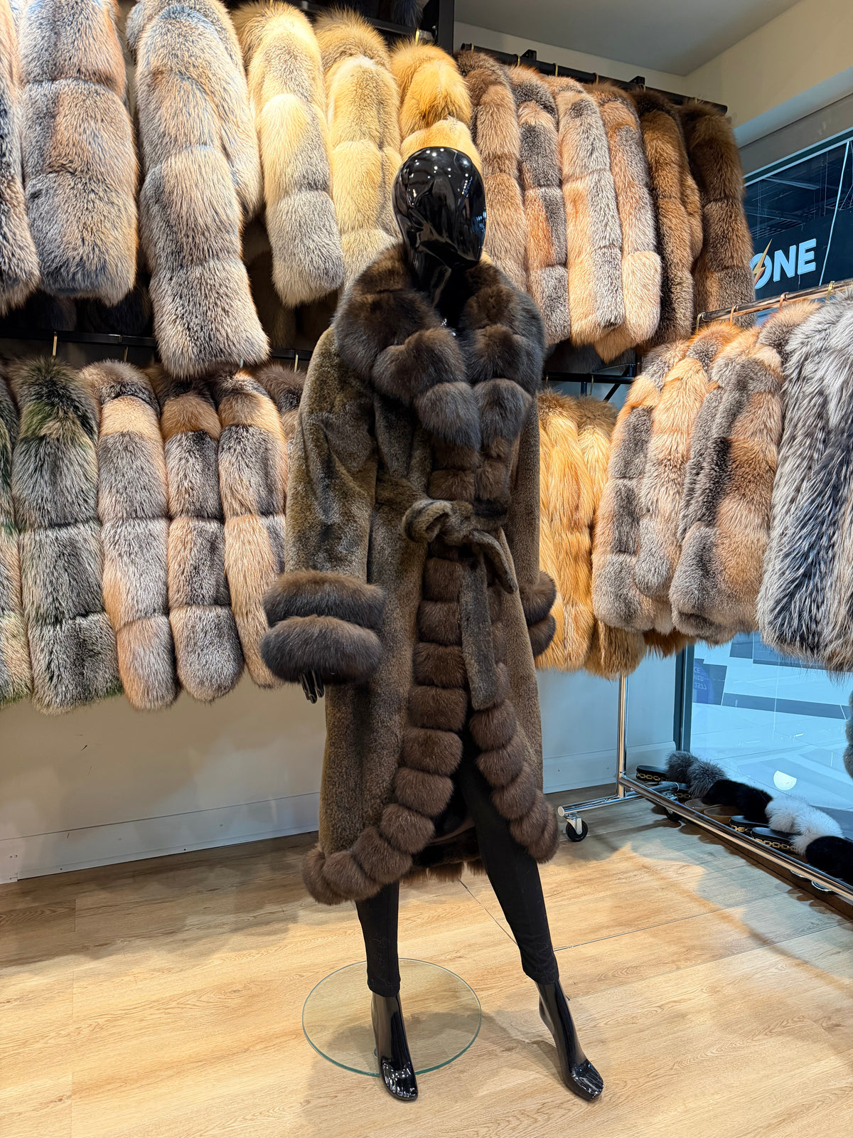 Luxury Brown Genuine Fox Fur & Alcantara Coat – Elegant Women’s Winter Outerwear