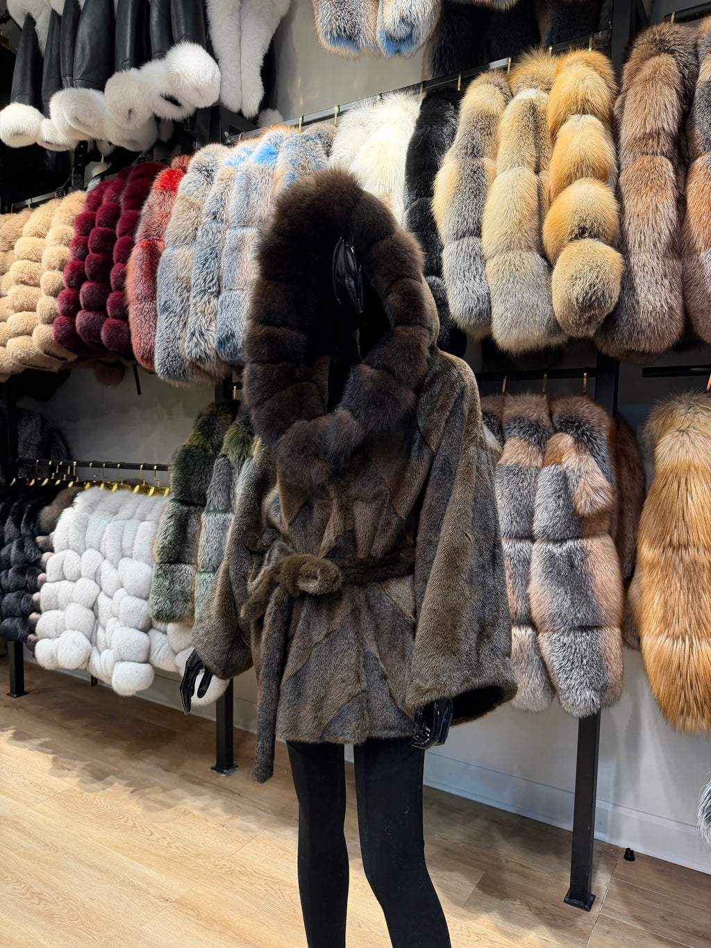 Luxury Hooded Genuine Fox Fur & Alcantara Jacket – Elegant Women’s Winter Coat
