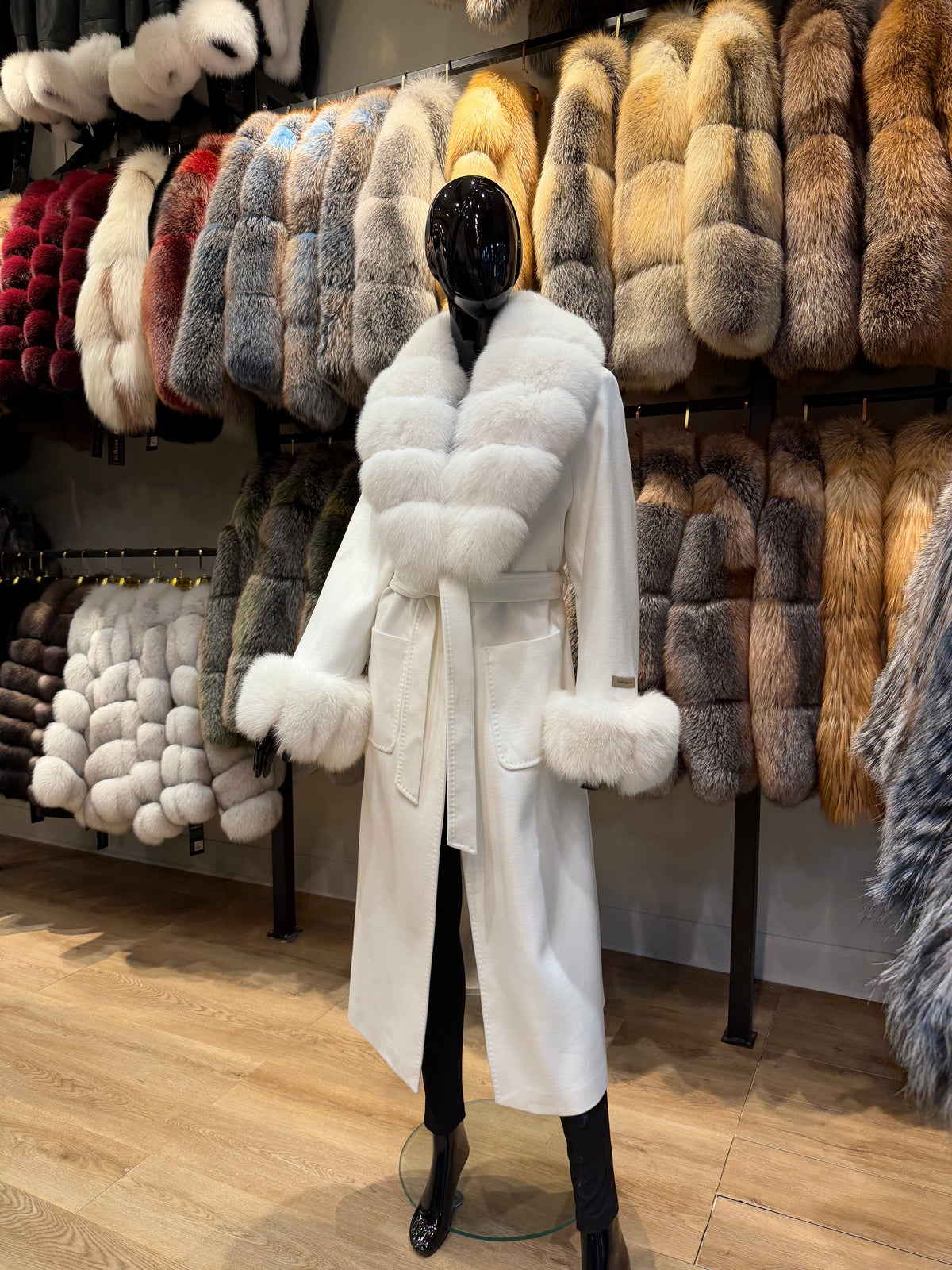 Luxury White Fox Fur & Cashmere Coat – Elegant Exclusive Design