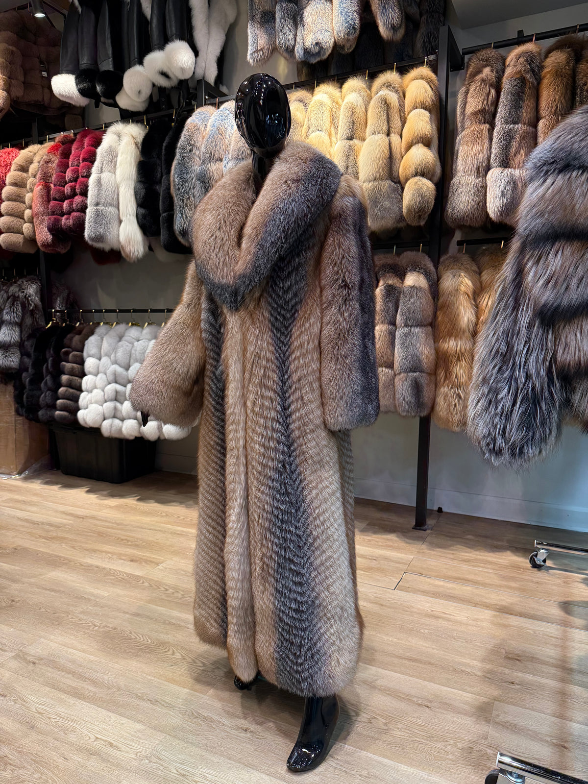 Luxury Long Natural Fox Fur Coat – Exclusive Designer Collection