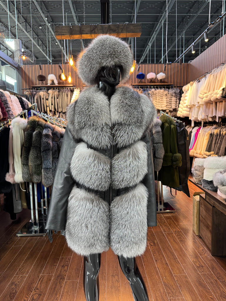 Long Silver Fox Fur Coat with Detachable Leather Sleeves – Convertible Luxury Designer Vest