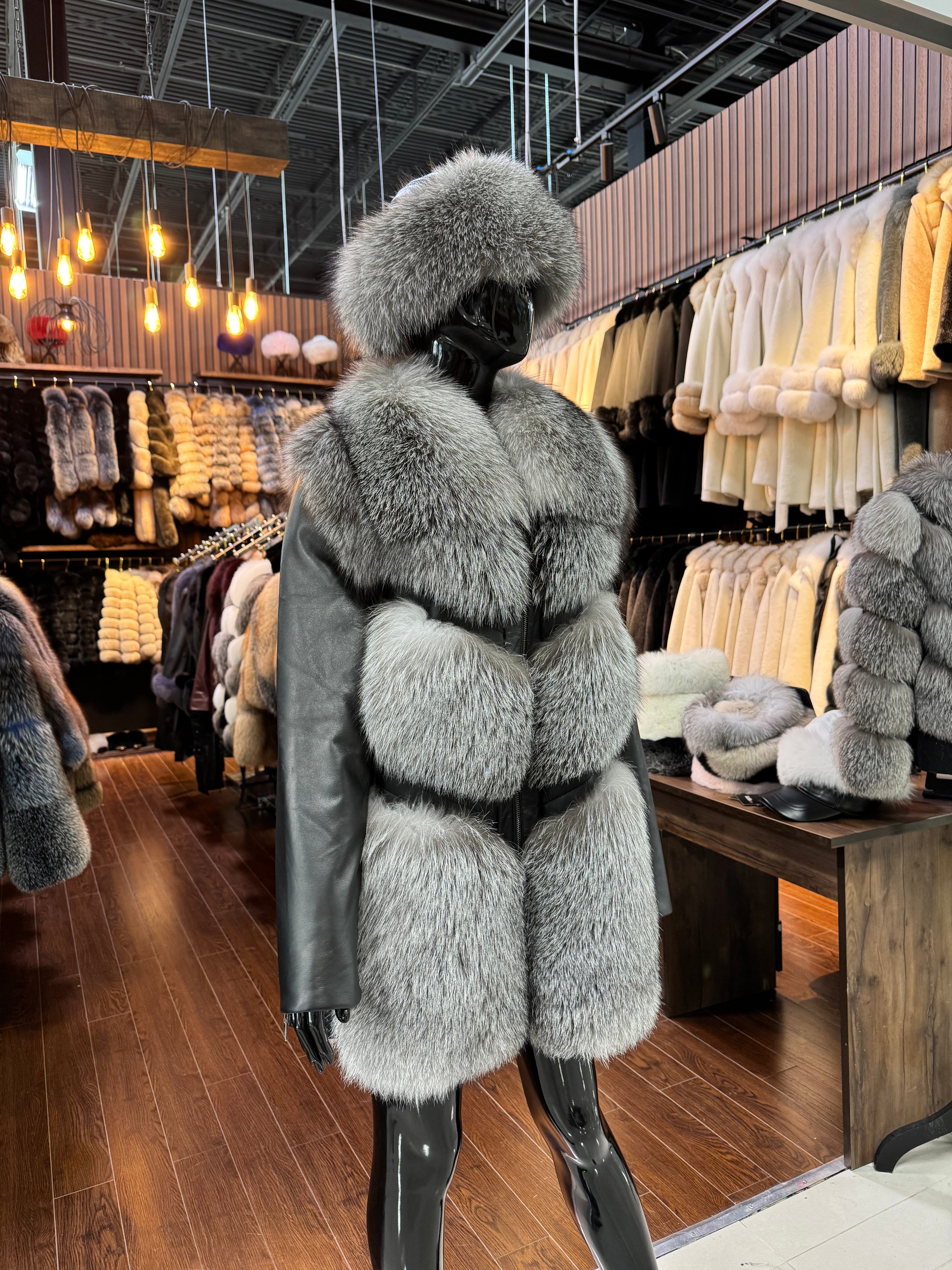Long Silver Fox Fur Coat with Detachable Leather Sleeves – Convertible Luxury Designer Vest