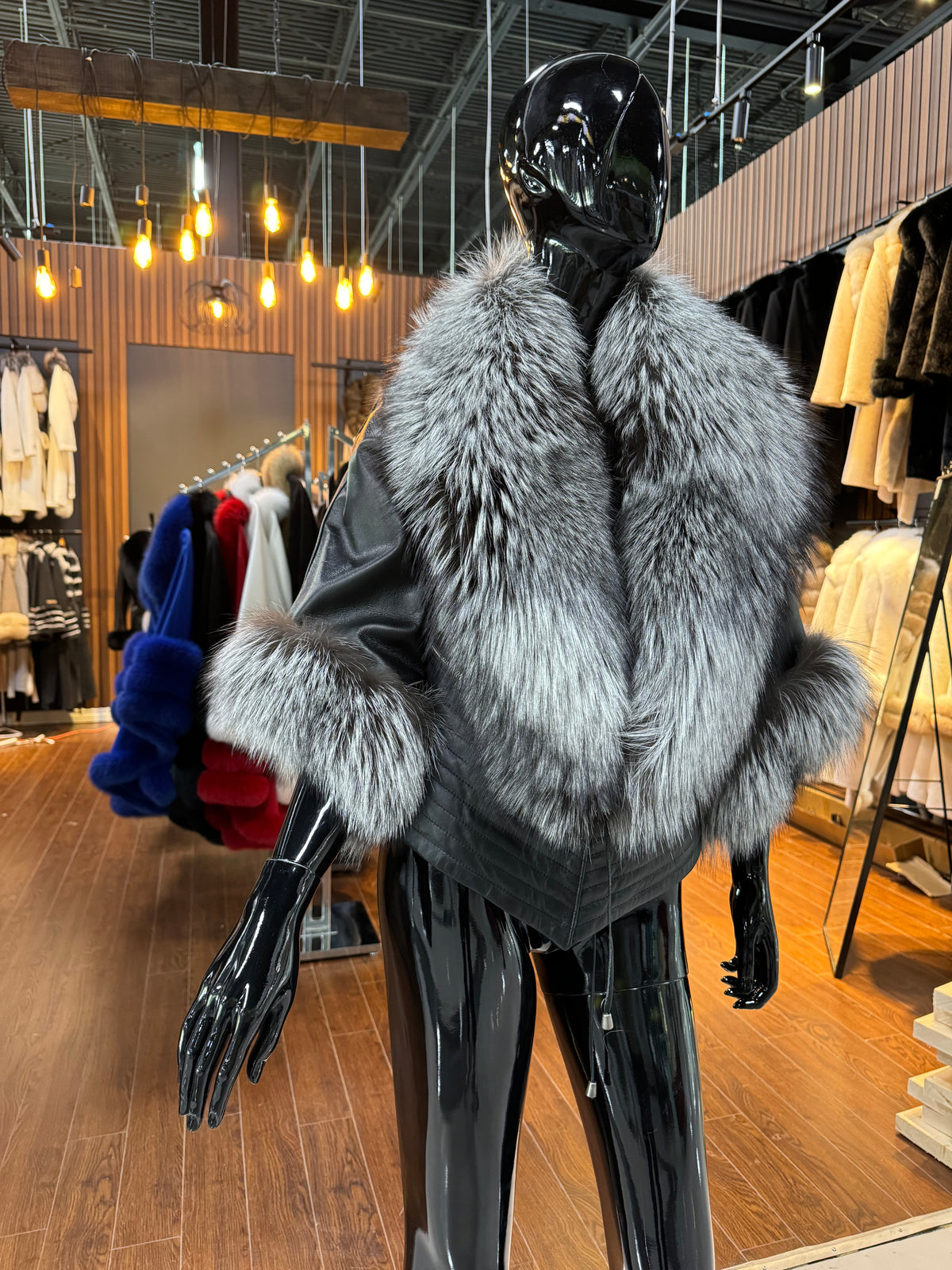 Silver Fox Fur & Genuine Leather Jacket – Luxury Women’s Winter Coat