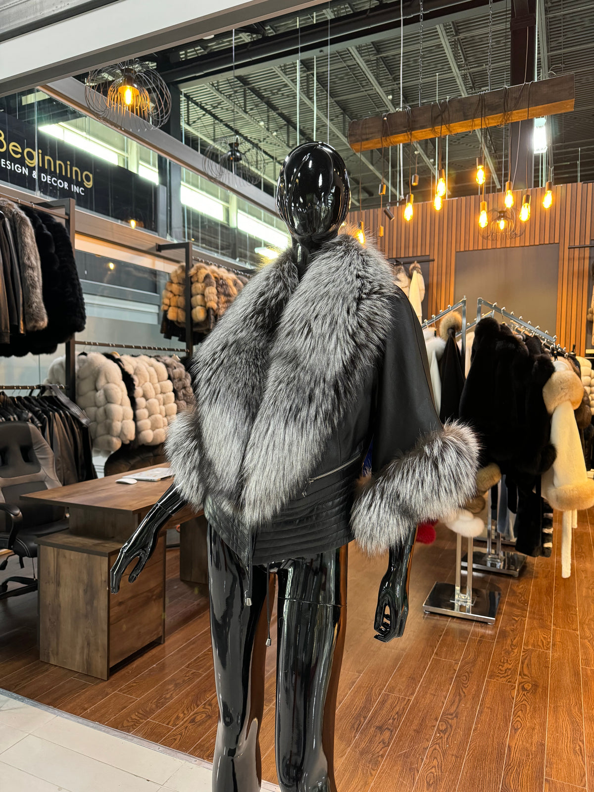 Silver Fox Fur & Genuine Leather Jacket – Luxury Women’s Winter Coat