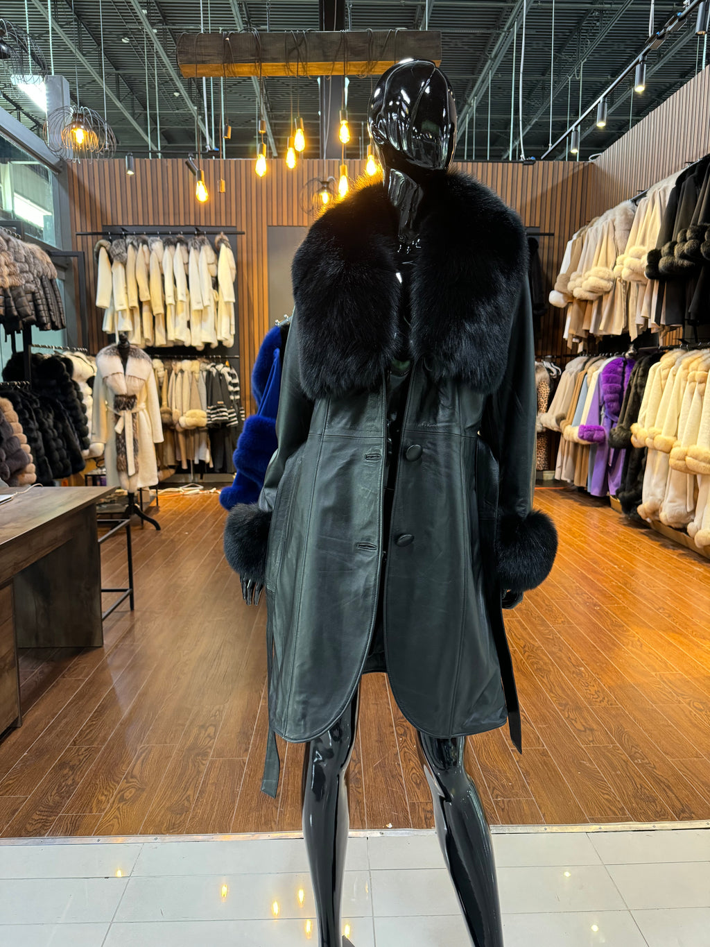 Long Leather & Fox Fur Coat – Luxury Women’s Winter Outerwear