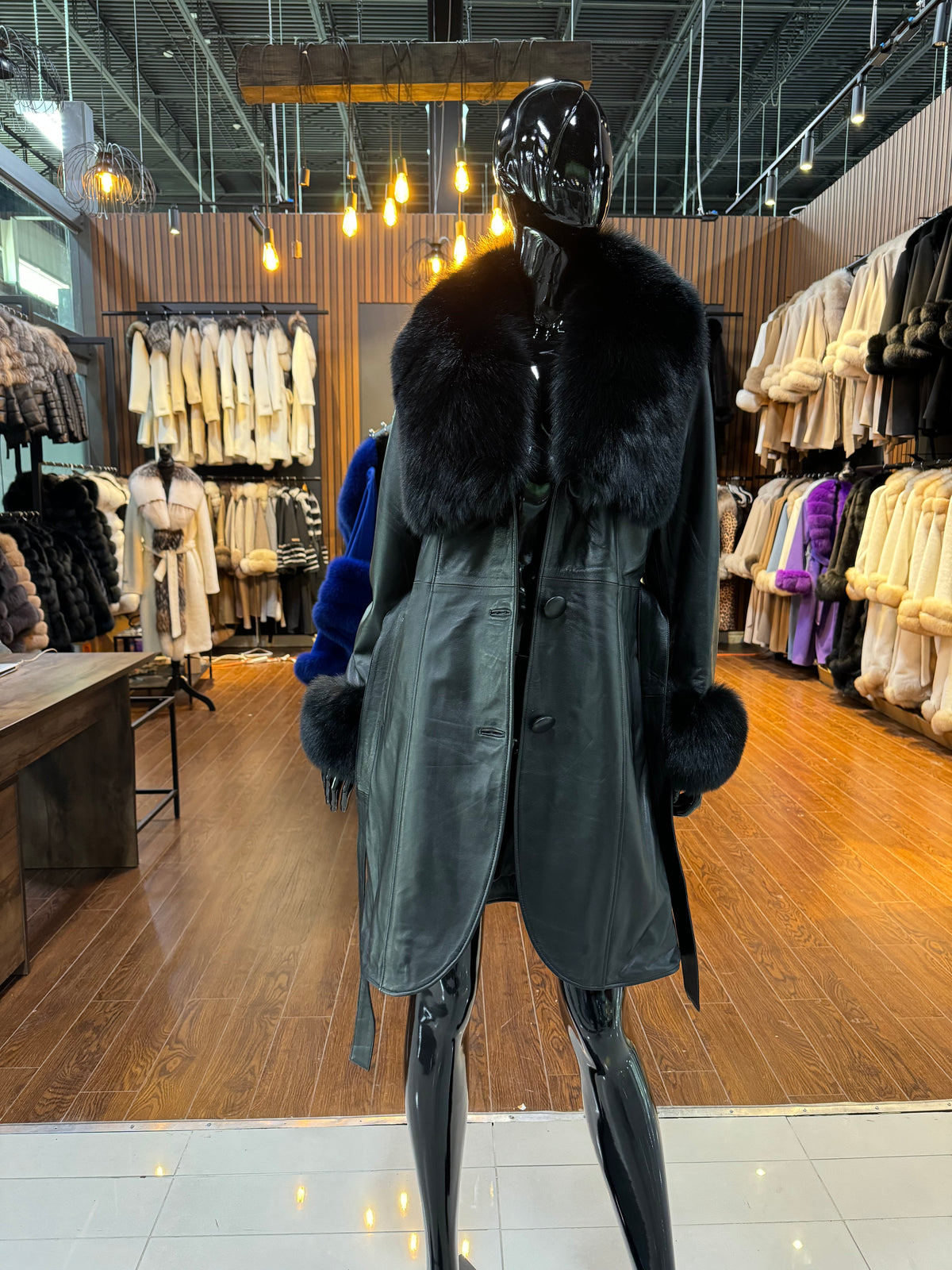 Long Leather & Fox Fur Coat – Luxury Women’s Winter Outerwear